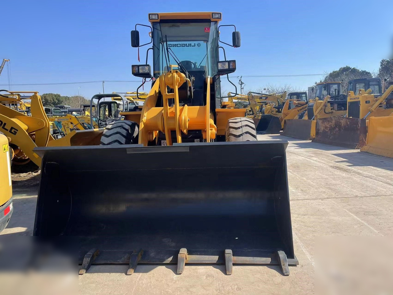 LIUGONG CLG835H - Wheel loader: picture 2 LIUGONG CLG835H - Wheel loader: picture 2