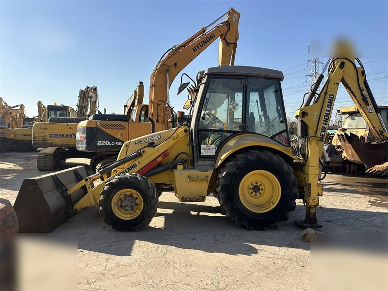NEW HOLLAND LB95B-4PT - Backhoe loader: picture 2 NEW HOLLAND LB95B-4PT - Backhoe loader: picture 2