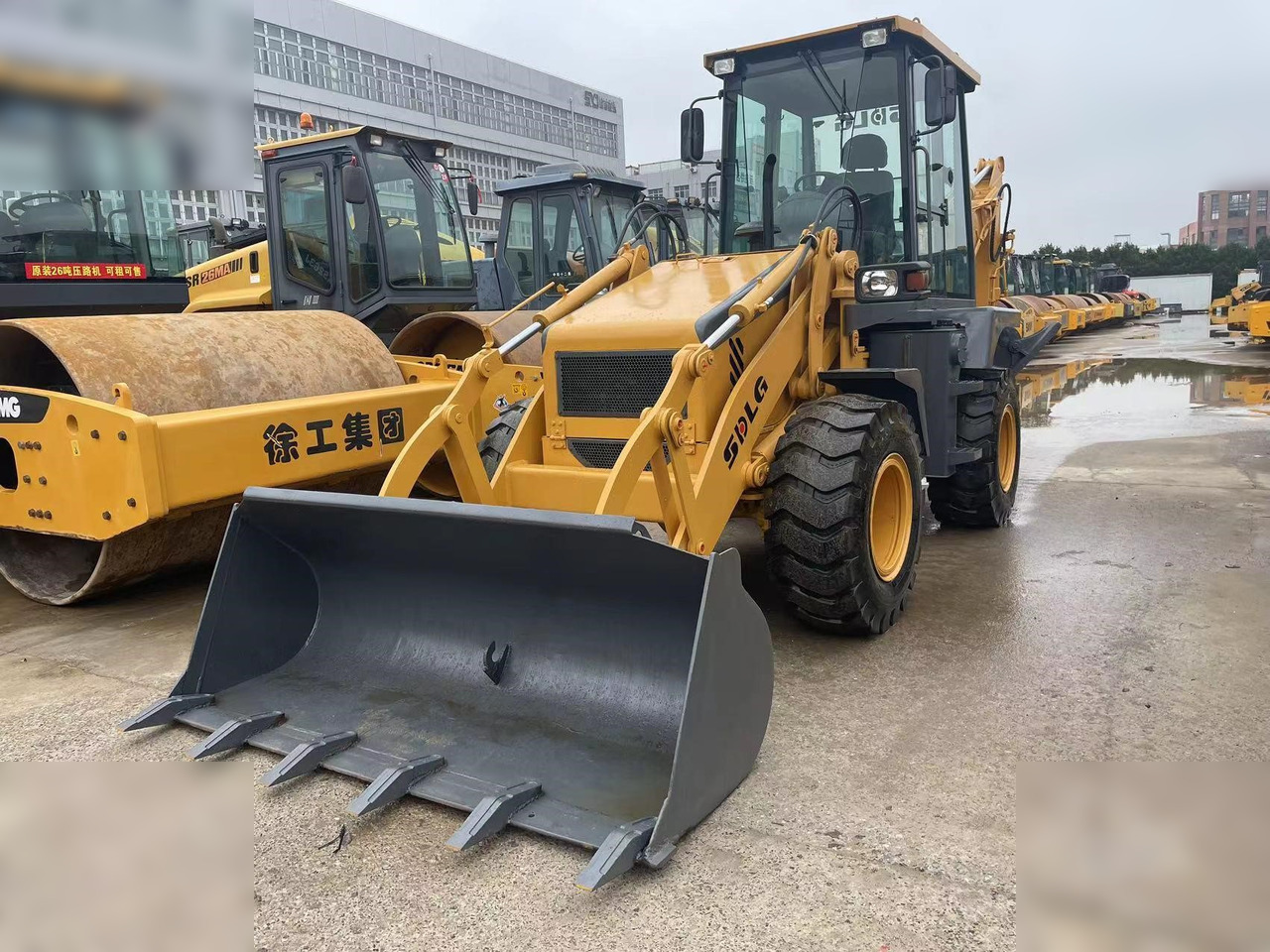 SDLG LGB680 - Backhoe loader: picture 5 SDLG LGB680 - Backhoe loader: picture 5