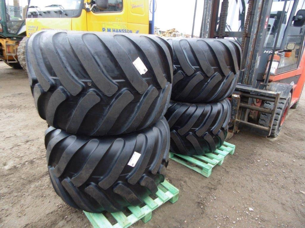 Trelleborg Twin 428 710-40-22,5 med fälg  - Wheel and tire package for Other machinery: picture 2 Trelleborg Twin 428 710-40-22,5 med fälg  - Wheel and tire package for Other machinery: picture 2