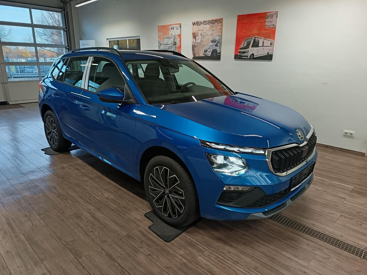 Skoda Kamiq 130 Jahre 1,5TSI DSG*AHK*ACC*LED*R-KAM*PDC - SUV: picture 3 Skoda Kamiq 130 Jahre 1,5TSI DSG*AHK*ACC*LED*R-KAM*PDC - SUV: picture 3