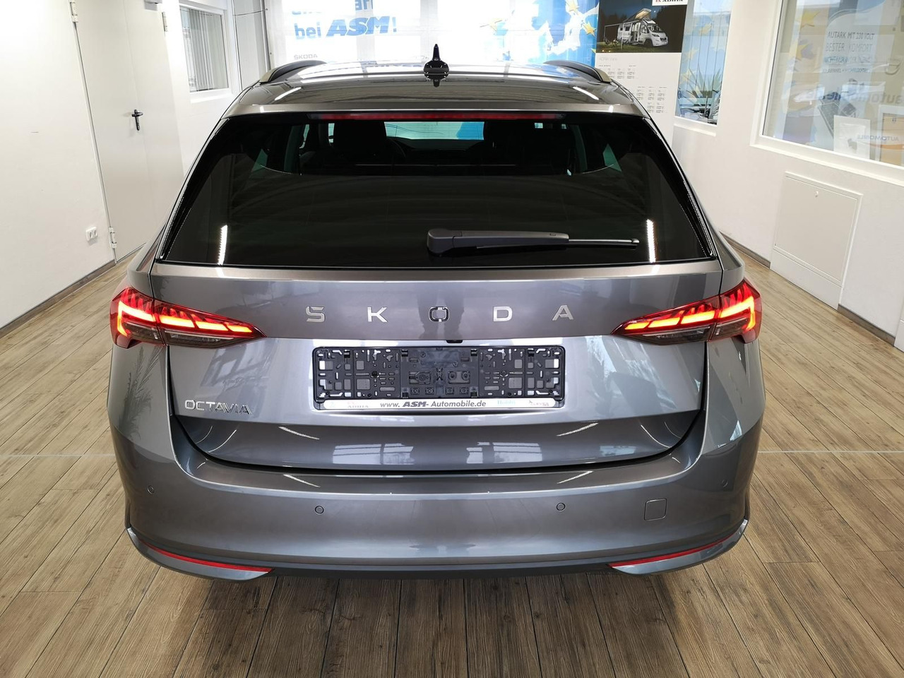 Skoda Octavia Combi Selection DSG*AHK*WINTERPAKET*LED* - Station wagon: picture 5 Skoda Octavia Combi Selection DSG*AHK*WINTERPAKET*LED* - Station wagon: picture 5