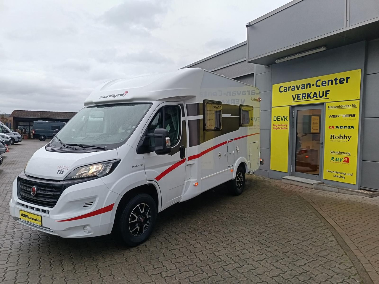 Sunlight T 58*MARKISE*SOLAR*SAT*TV*ROLLER TRÄGER - Semi-integrated motorhome: picture 3 Sunlight T 58*MARKISE*SOLAR*SAT*TV*ROLLER TRÄGER - Semi-integrated motorhome: picture 3