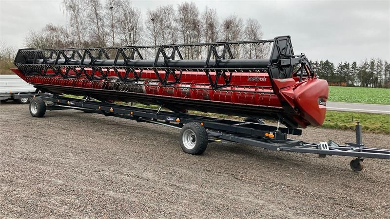 Case IH Axial Flow 8240 - Combine harvester: picture 5 Case IH Axial Flow 8240 - Combine harvester: picture 5