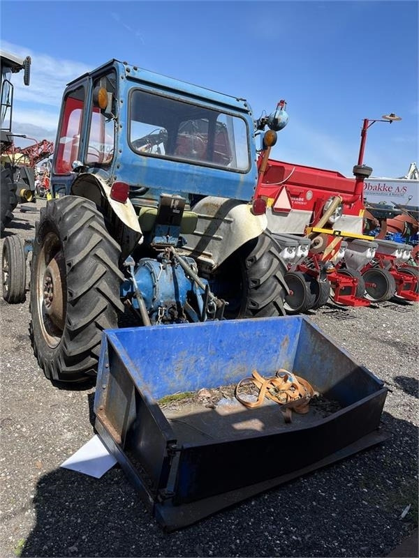 Ford 2000 - Farm tractor: picture 4 Ford 2000 - Farm tractor: picture 4