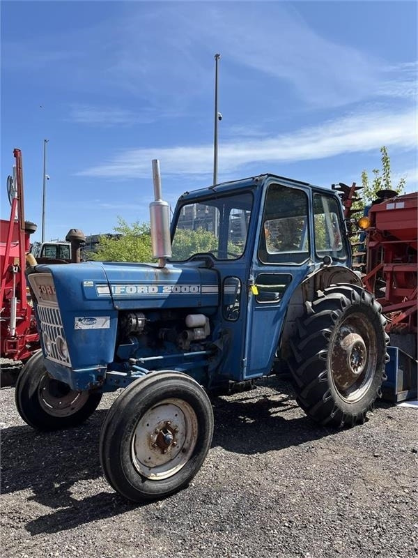 Ford 2000 - Farm tractor: picture 1 Ford 2000 - Farm tractor: picture 1