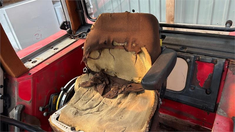 Massey Ferguson 699 - Farm tractor: picture 4 Massey Ferguson 699 - Farm tractor: picture 4