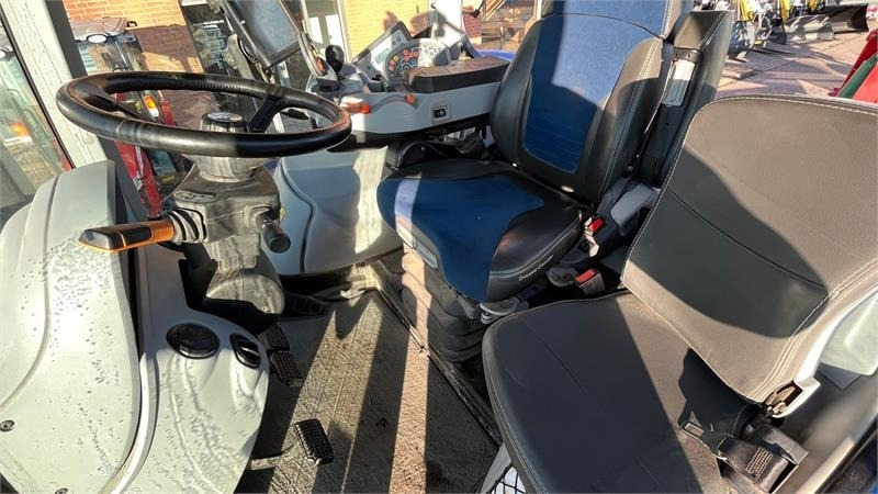 New Holland T7.315 HD AutoComand  - Farm tractor: picture 5 New Holland T7.315 HD AutoComand  - Farm tractor: picture 5