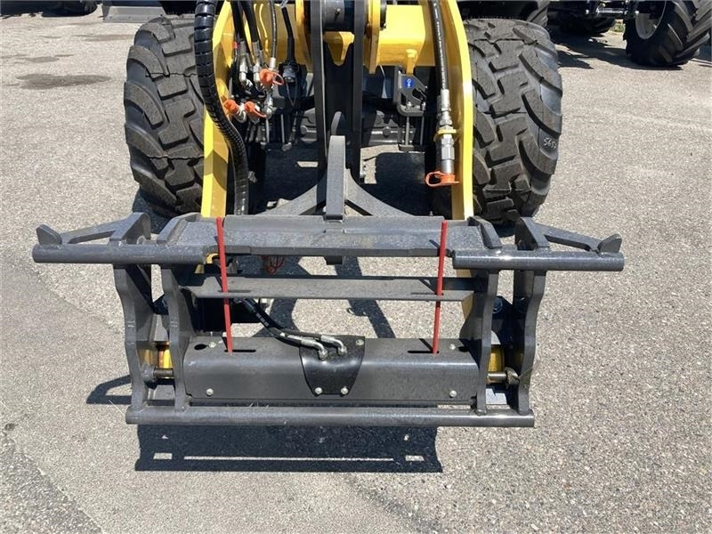 New Holland W80C ZR-HS Long Reach - High Speed - Wheel loader: picture 4 New Holland W80C ZR-HS Long Reach - High Speed - Wheel loader: picture 4