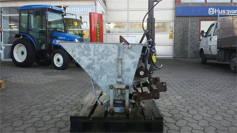 - - - P Olssons. LSS 200 - Sand/ Salt spreader for Utility/ Special vehicle: picture 3 - - - P Olssons. LSS 200 - Sand/ Salt spreader for Utility/ Special vehicle: picture 3