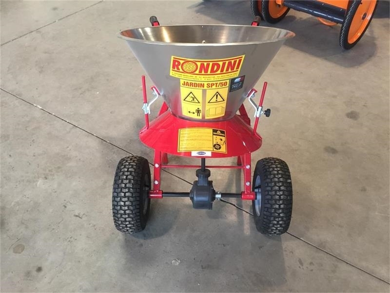 Rondini SPM 50 - Sand/ Salt spreader for Utility/ Special vehicle: picture 2 Rondini SPM 50 - Sand/ Salt spreader for Utility/ Special vehicle: picture 2