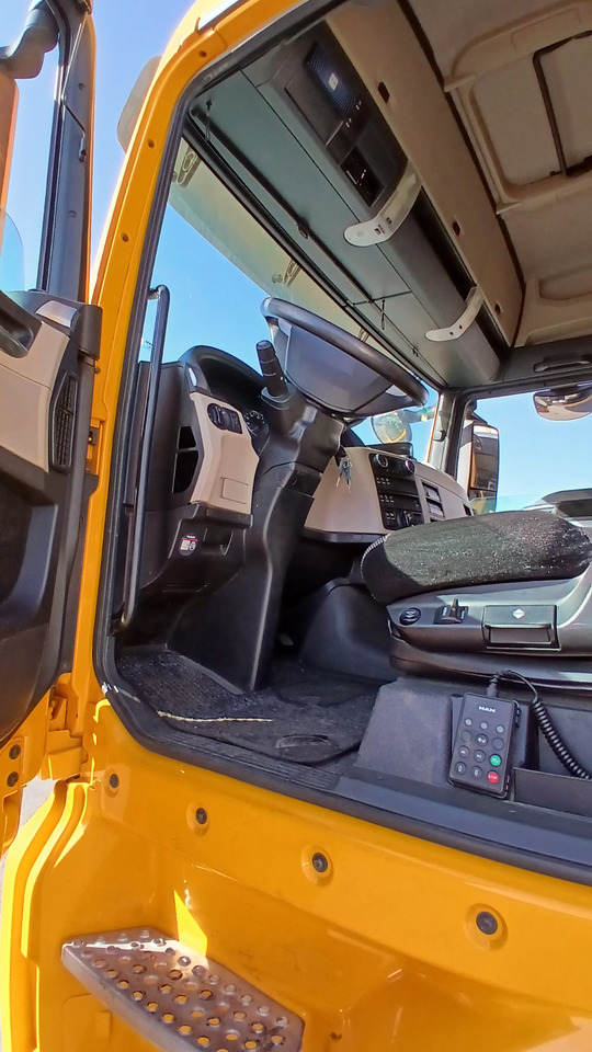 MAN TGX 460 - Tractor unit: picture 5 MAN TGX 460 - Tractor unit: picture 5