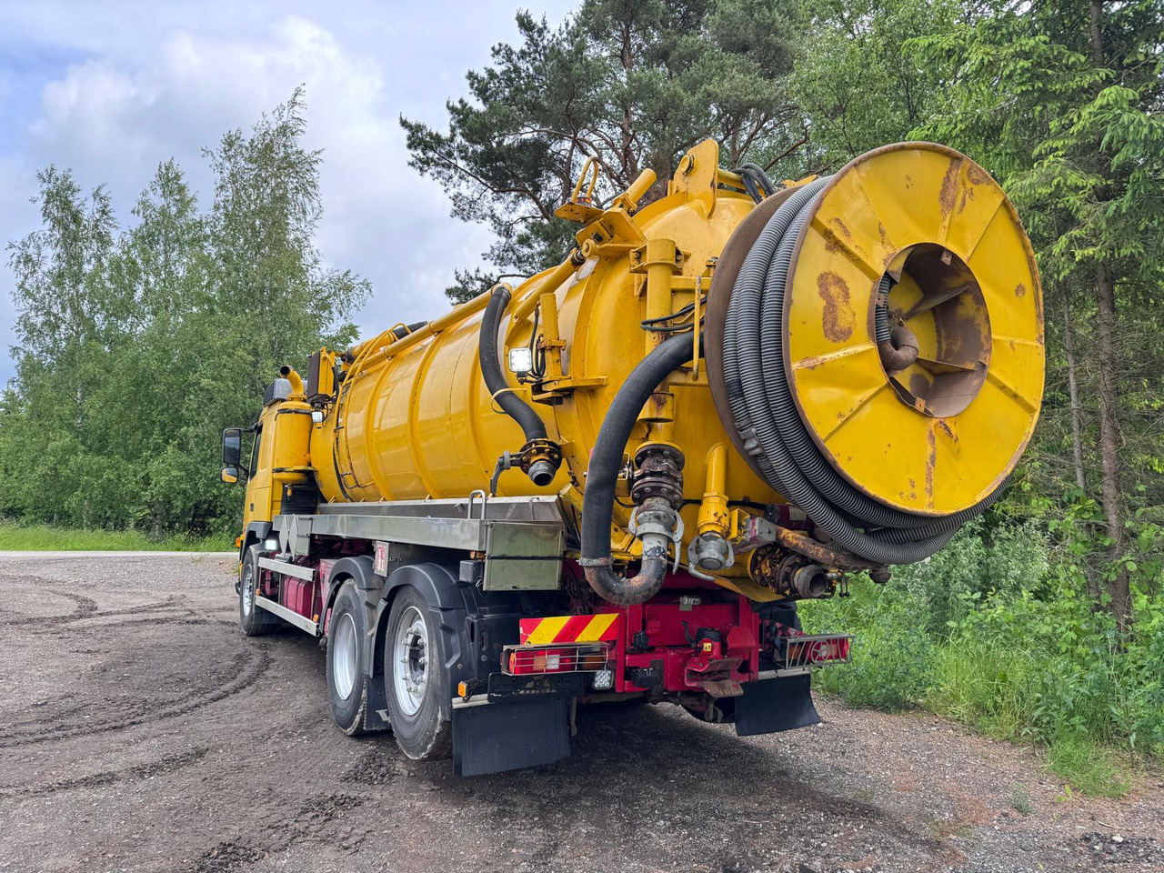 VOLVO FM 460 ADR - Vacuum truck: picture 3 VOLVO FM 460 ADR - Vacuum truck: picture 3