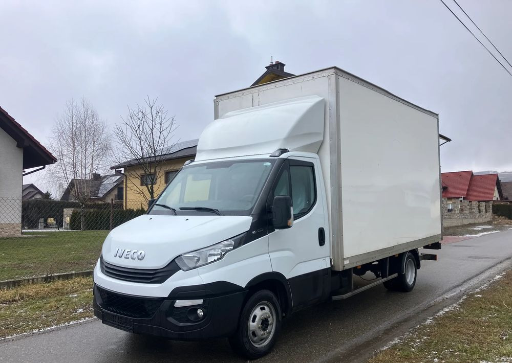 Iveco DAILY 35C16 kontener kurierka winda - Closed box van: picture 1 Iveco DAILY 35C16 kontener kurierka winda - Closed box van: picture 1