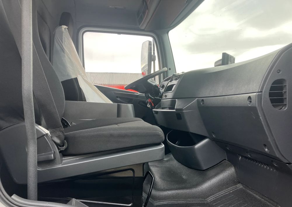 Mercedes-Benz ATEGO 1218 KURIERKA KONTENER 15 PALET - Box truck: picture 5 Mercedes-Benz ATEGO 1218 KURIERKA KONTENER 15 PALET - Box truck: picture 5
