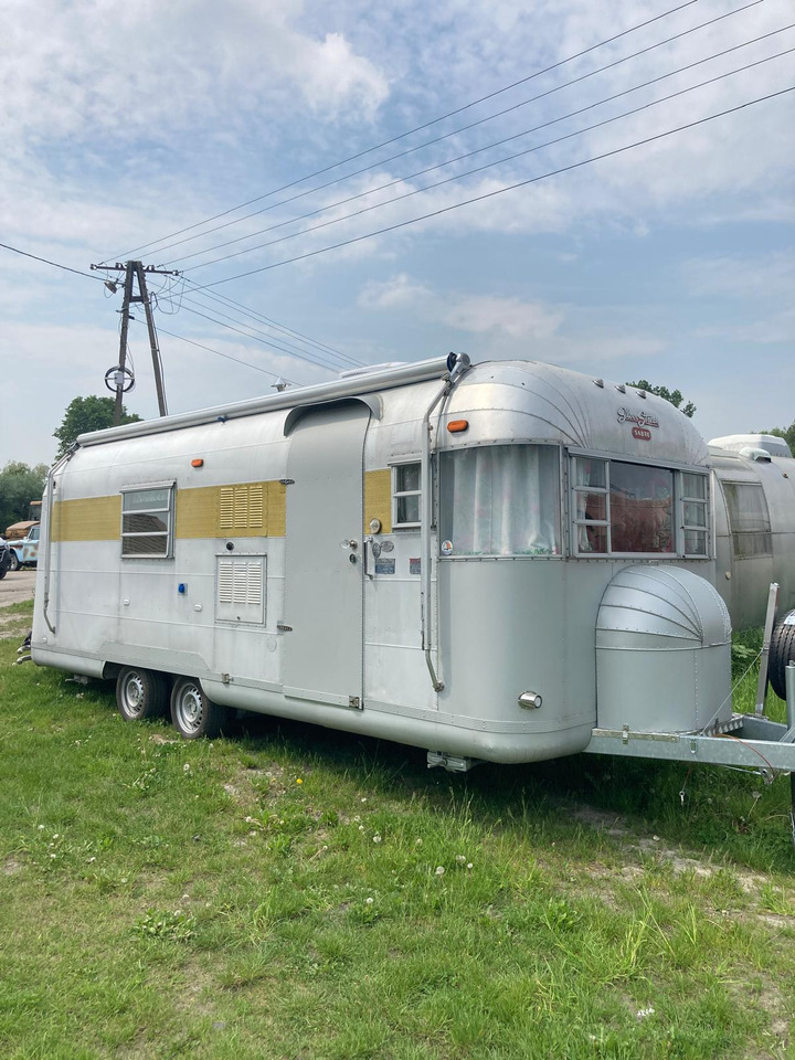 1968 Airstream Silver Streak 1968 Airstream Silver Streak – Fully Rebuilt Vintage Travel Trailer - Caravan: picture 1 1968 Airstream Silver Streak 1968 Airstream Silver Streak – Fully Rebuilt Vintage Travel Trailer - Caravan: picture 1