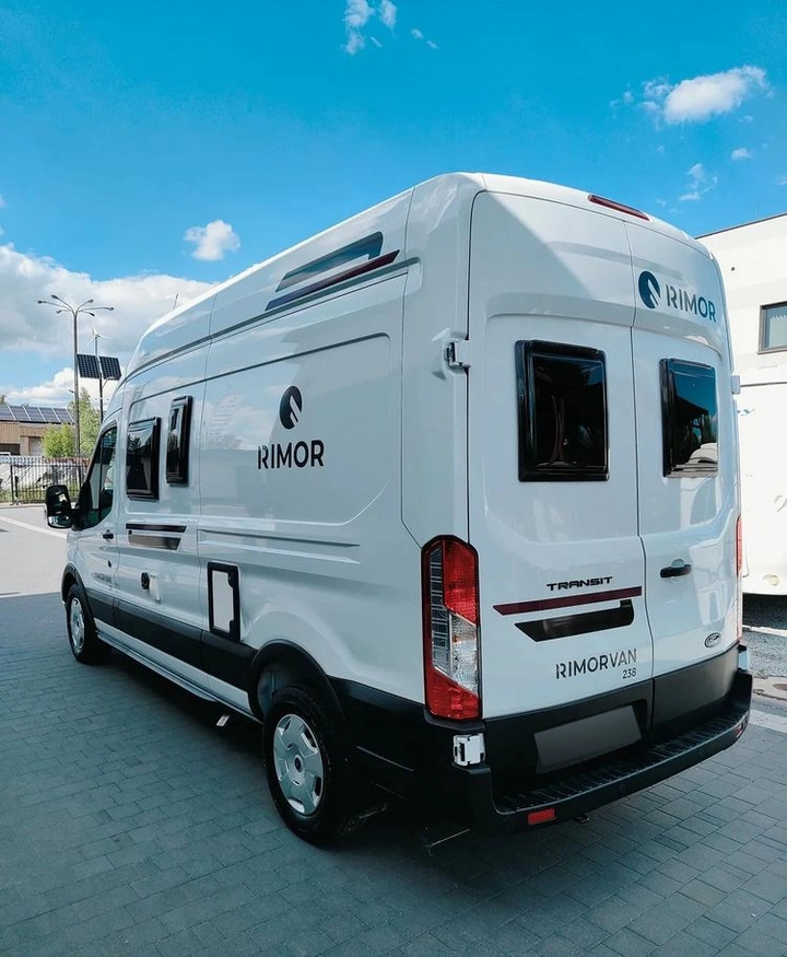 FORD Rimor NEW Ford Van 238 Truma Diesel Roller Shutters Remis AUTOMAT - Camper: picture 4 FORD Rimor NEW Ford Van 238 Truma Diesel Roller Shutters Remis AUTOMAT - Camper: picture 4