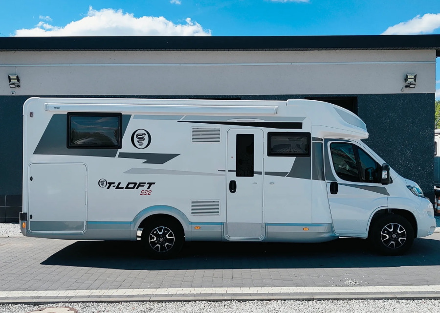 Fiat Ducato Elnagh T-Loft 532 Motorhome | 2024 | Winter Package | Solar Panel | Reversing Camera | Alarm | 17,000 km - Camper: picture 3 Fiat Ducato Elnagh T-Loft 532 Motorhome | 2024 | Winter Package | Solar Panel | Reversing Camera | Alarm | 17,000 km - Camper: picture 3