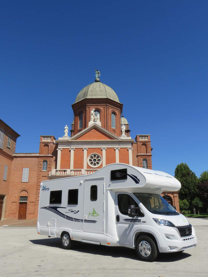 Fiat Ducato RETRACTABLE PLATFORM (300KG CAPACITY) - Alcove motorhome: picture 4 Fiat Ducato RETRACTABLE PLATFORM (300KG CAPACITY) - Alcove motorhome: picture 4