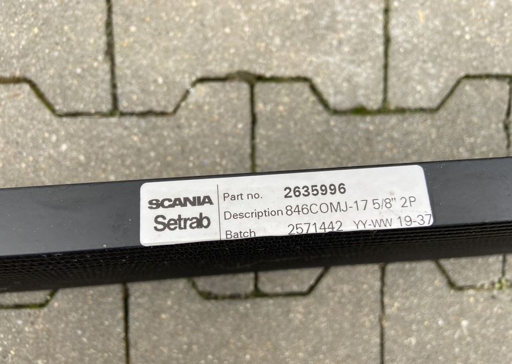 Chłodnica oleju Scania R S V8 2635996 - Oil cooler for Truck: picture 3 Chłodnica oleju Scania R S V8 2635996 - Oil cooler for Truck: picture 3