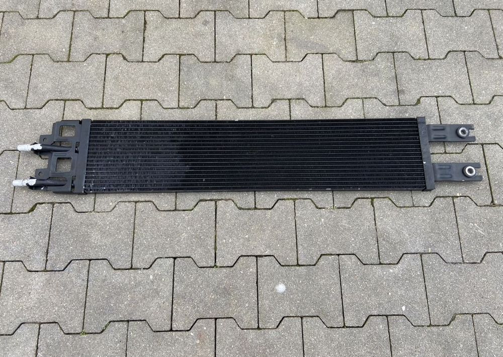 Chłodnica oleju Scania R S V8 2635996 - Oil cooler for Truck: picture 2 Chłodnica oleju Scania R S V8 2635996 - Oil cooler for Truck: picture 2