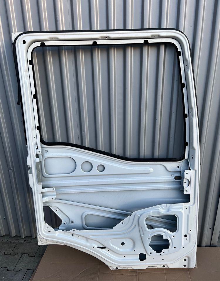 Drzwi lewe MAN TGS TG3 TGM TGL euro 6 drzwi kierowcy nowy model - Body and exterior for Truck: picture 4 Drzwi lewe MAN TGS TG3 TGM TGL euro 6 drzwi kierowcy nowy model - Body and exterior for Truck: picture 4