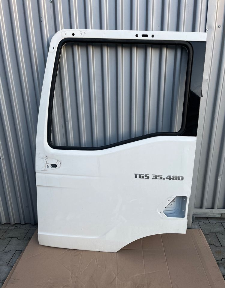 Drzwi lewe MAN TGS TG3 TGM TGL euro 6 drzwi kierowcy nowy model - Body and exterior for Truck: picture 1 Drzwi lewe MAN TGS TG3 TGM TGL euro 6 drzwi kierowcy nowy model - Body and exterior for Truck: picture 1