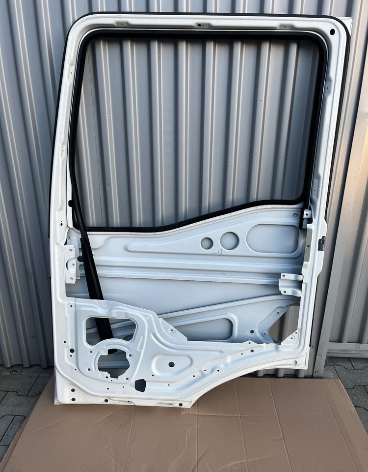 Drzwi prawe MAN TGS TG3 TGM TGL euro 6 drzwi pasażera nowy model - Body and exterior for Truck: picture 3 Drzwi prawe MAN TGS TG3 TGM TGL euro 6 drzwi pasażera nowy model - Body and exterior for Truck: picture 3