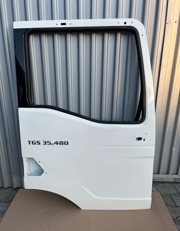 Drzwi prawe MAN TGS TG3 TGM TGL euro 6 drzwi pasażera nowy model - Body and exterior for Truck: picture 1 Drzwi prawe MAN TGS TG3 TGM TGL euro 6 drzwi pasażera nowy model - Body and exterior for Truck: picture 1
