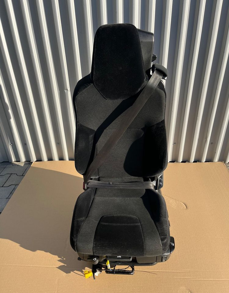 Fotel kierowcy MAN TG3 TGX nowy model siedzenie lewe - Cab and interior for Truck: picture 1 Fotel kierowcy MAN TG3 TGX nowy model siedzenie lewe - Cab and interior for Truck: picture 1