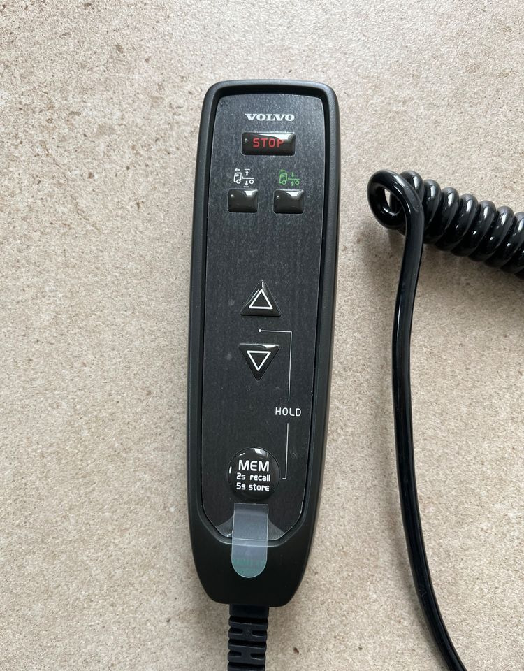 NOWY pilot podnoszenia poduszek Volvo FH5 Aero ecas - Cab and interior for Truck: picture 2 NOWY pilot podnoszenia poduszek Volvo FH5 Aero ecas - Cab and interior for Truck: picture 2