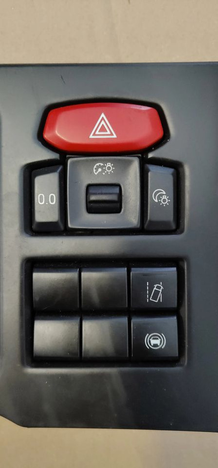 PRZYCISKI GUZIKI POKRĘTŁO SCANIA R S - Cab and interior for Truck: picture 3 PRZYCISKI GUZIKI POKRĘTŁO SCANIA R S - Cab and interior for Truck: picture 3