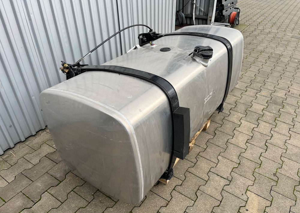 Zbiornik paliwa DAF XG XF CF 620 litrów bak jak NOWY - Fuel processing/ Fuel delivery for Truck: picture 3 Zbiornik paliwa DAF XG XF CF 620 litrów bak jak NOWY - Fuel processing/ Fuel delivery for Truck: picture 3