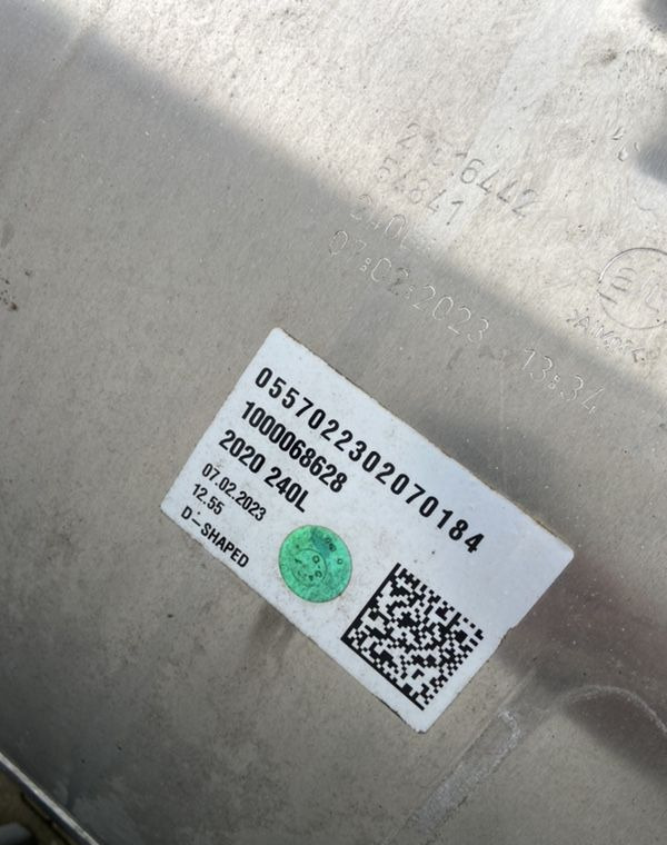 Zbiornik paliwa Volvo FH FM Renault 240 litrów jak NOWY bak - Fuel tank for Truck: picture 4 Zbiornik paliwa Volvo FH FM Renault 240 litrów jak NOWY bak - Fuel tank for Truck: picture 4