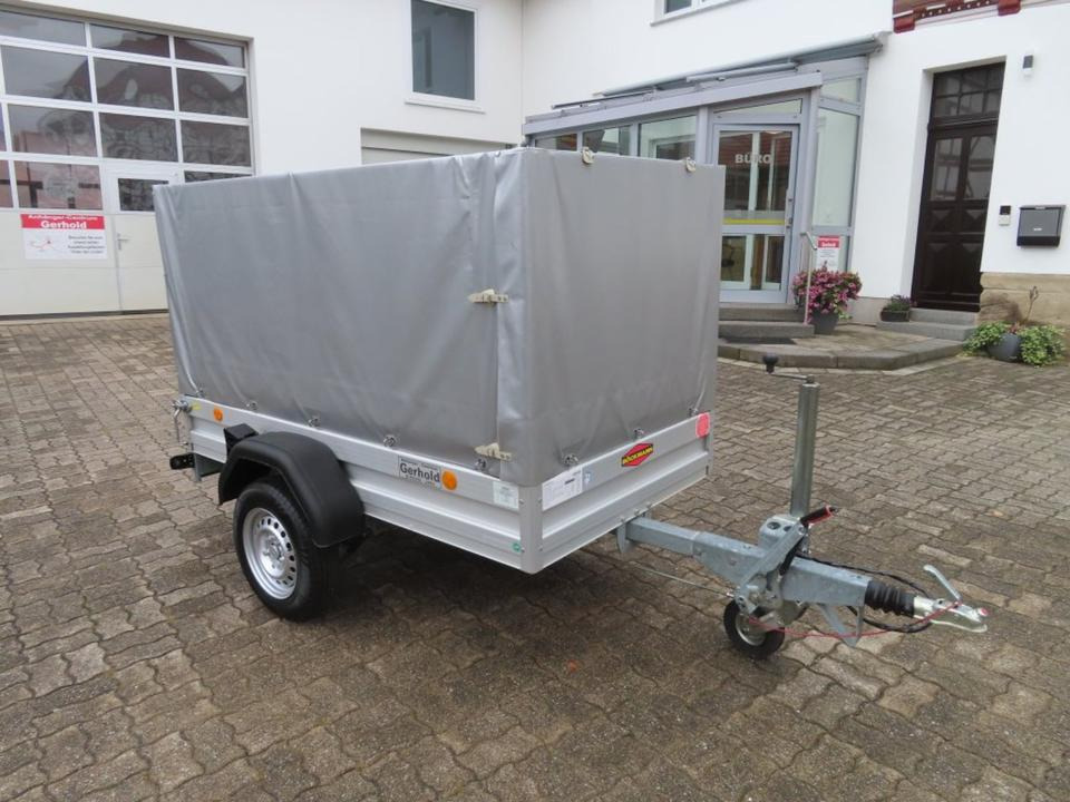 Böckmann PKW-Anhänger, 1000 kg, Plane u. Spriegel 100km/h - Car trailer: picture 1 Böckmann PKW-Anhänger, 1000 kg, Plane u. Spriegel 100km/h - Car trailer: picture 1