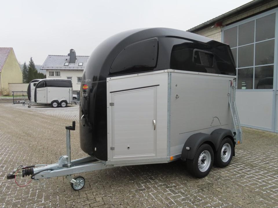 Horse trailer Böckmann Pferdeanhänger Champion R extra Fenster Dachlüfter SaKa.: picture 17 Horse trailer Böckmann Pferdeanhänger Champion R extra Fenster Dachlüfter SaKa.: picture 17