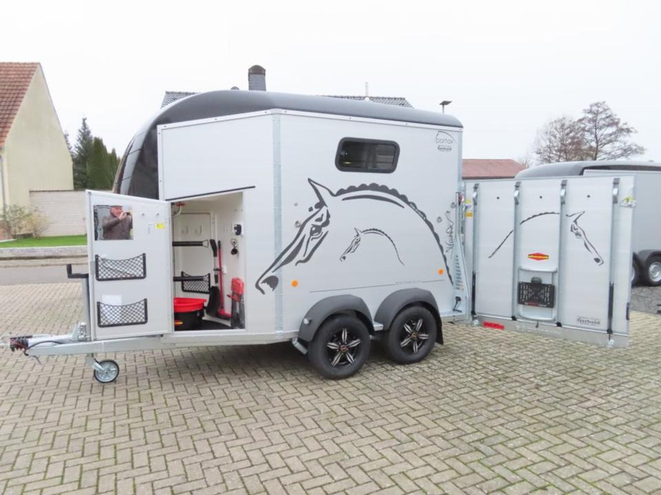 Böckmann, Pferdeanhänger,Portax SKA, WCF, Flügeltür, 100 km/h - Horse trailer: picture 1 Böckmann, Pferdeanhänger,Portax SKA, WCF, Flügeltür, 100 km/h - Horse trailer: picture 1