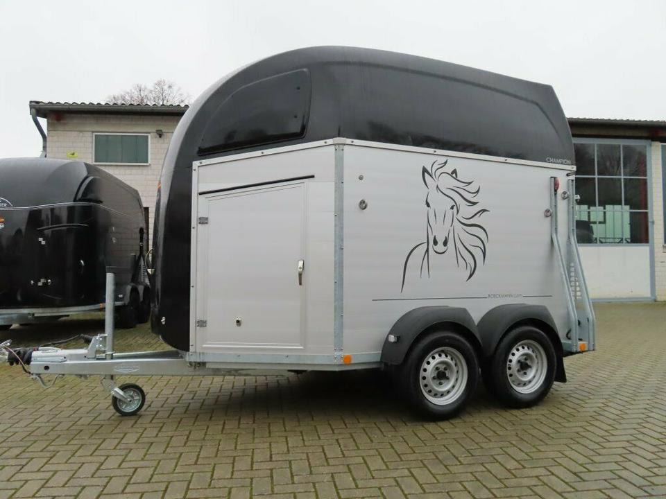 Pferdeanhänger Böckmann Champion R Saka 100km/h Dekor Pferd - Horse trailer: picture 2 Pferdeanhänger Böckmann Champion R Saka 100km/h Dekor Pferd - Horse trailer: picture 2