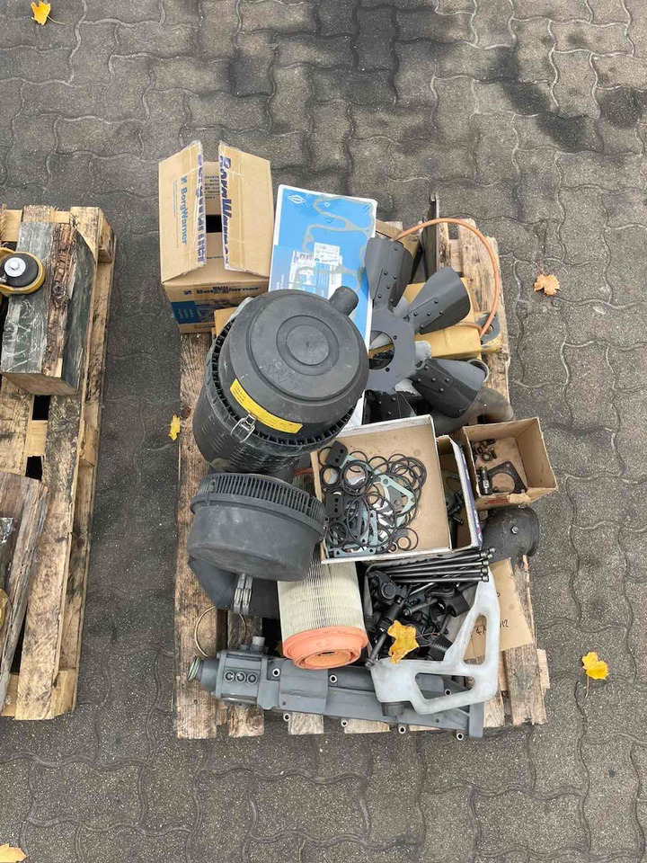 DEUTZ BF4M2012 Serial: 21039937 Fully renovated engine!!! - Engine for Construction machinery: picture 4 DEUTZ BF4M2012 Serial: 21039937 Fully renovated engine!!! - Engine for Construction machinery: picture 4