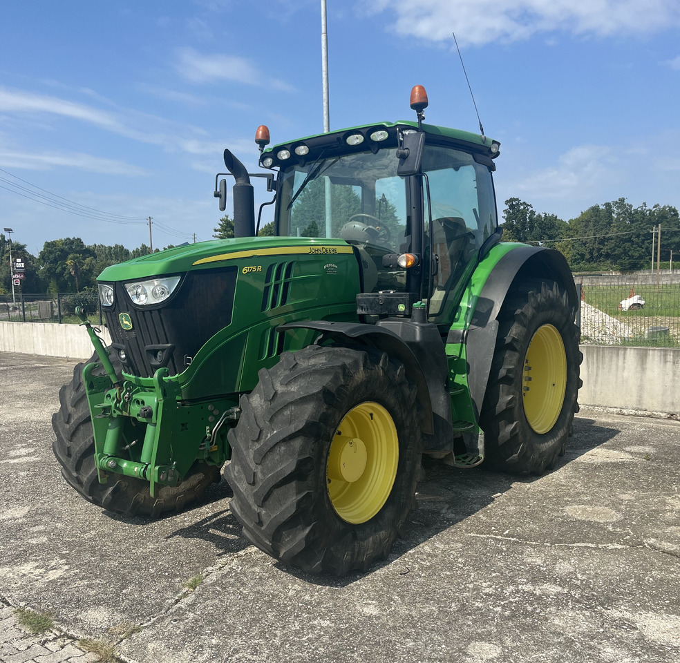 JOHN DEERE 6175 R - Farm tractor: picture 1 JOHN DEERE 6175 R - Farm tractor: picture 1