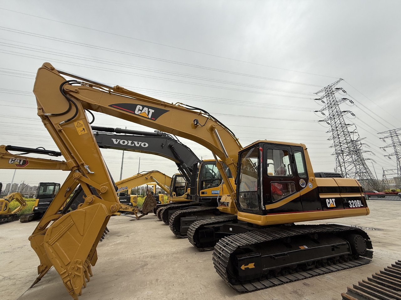 CATERPILLAR 320b - Crawler excavator: picture 2 CATERPILLAR 320b - Crawler excavator: picture 2
