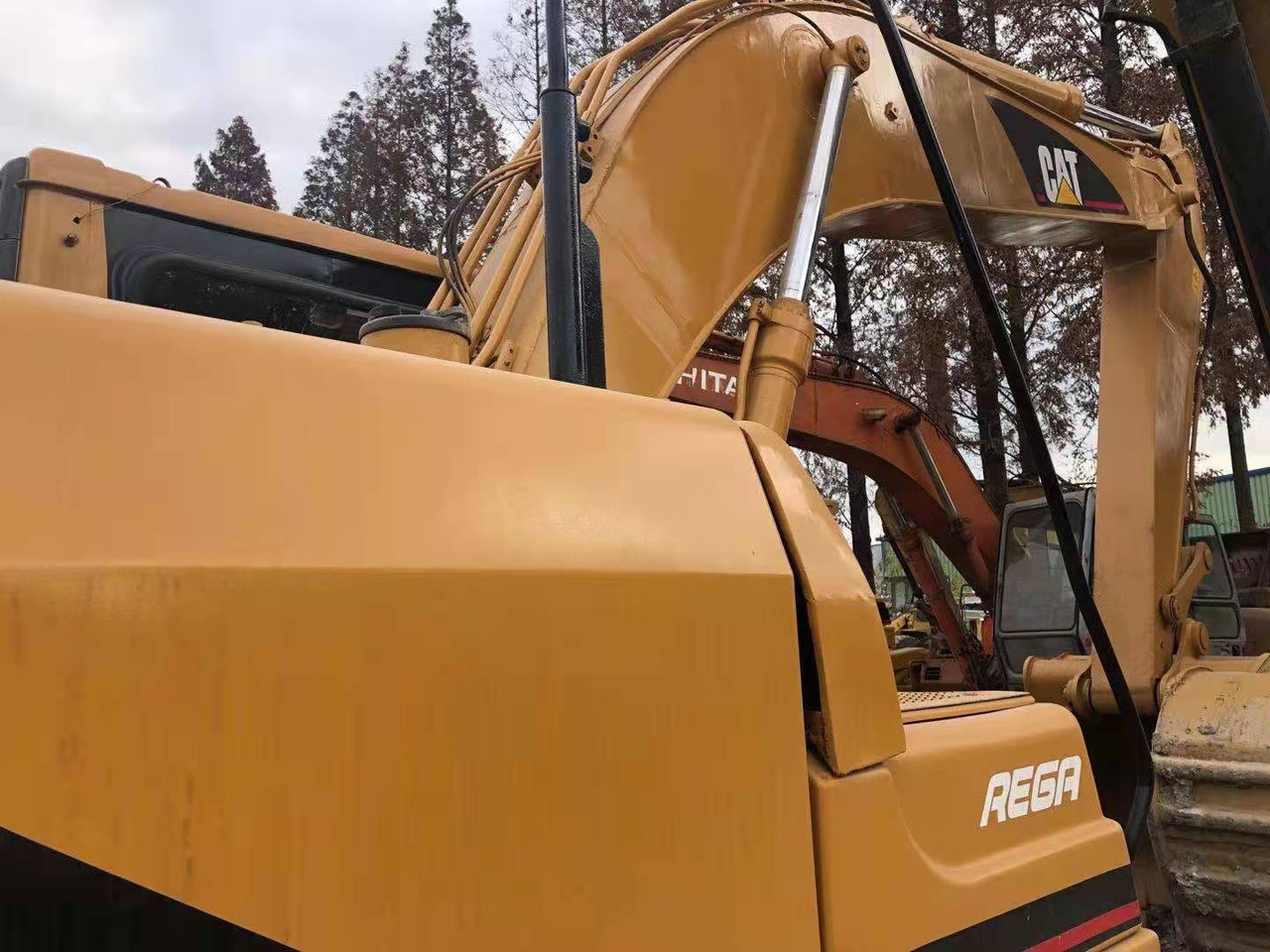 CATERPILLAR 320b - Crawler excavator: picture 1 CATERPILLAR 320b - Crawler excavator: picture 1