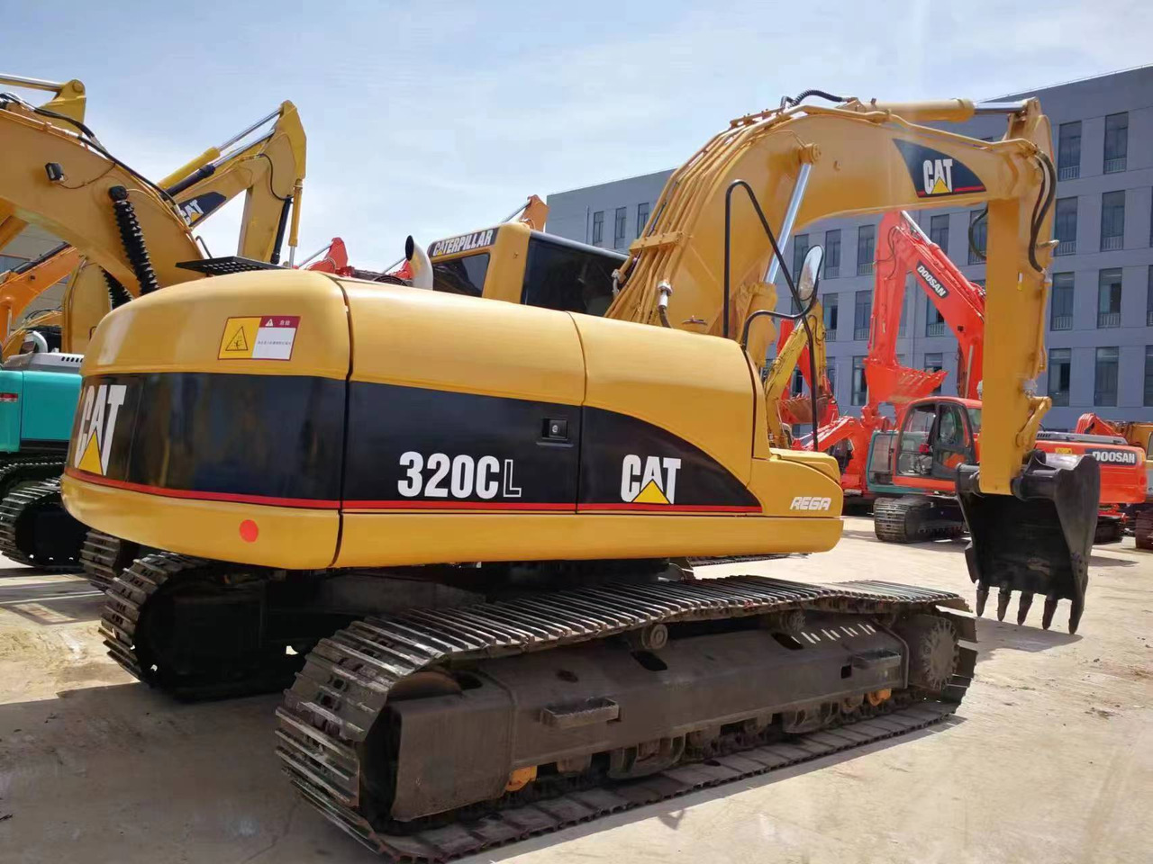 CATERPILLAR 320c - Crawler excavator: picture 2 CATERPILLAR 320c - Crawler excavator: picture 2