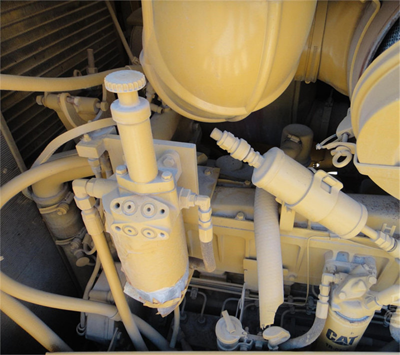 Bulldozer CATERPILLAR D8R [ Copy ]: picture 19