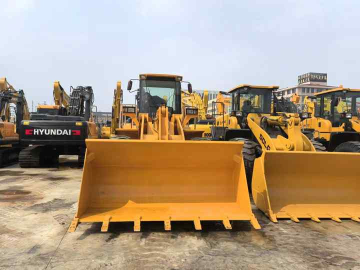 China Famous Brand LiuGong Medium-sized Used Wheel Loader LiuGong 856N Loader for Earthmoving, Mining, Construction for Sale - Wheel loader: picture 3 China Famous Brand LiuGong Medium-sized Used Wheel Loader LiuGong 856N Loader for Earthmoving, Mining, Construction for Sale - Wheel loader: picture 3