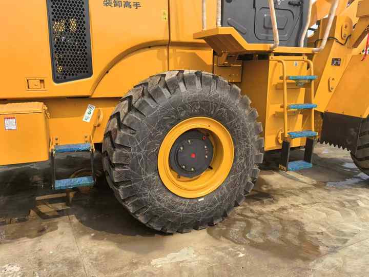 China Famous Brand LiuGong Medium-sized Wheel Loader LiuGong 856N Loader for Earthmoving, Mining, Construction for Sale - Wheel loader: picture 5 China Famous Brand LiuGong Medium-sized Wheel Loader LiuGong 856N Loader for Earthmoving, Mining, Construction for Sale - Wheel loader: picture 5