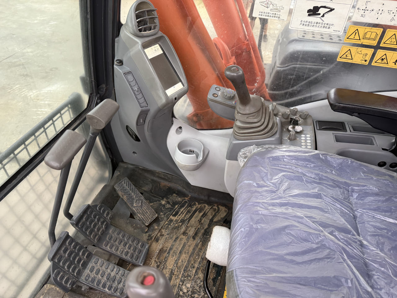 Crawler excavator HITACHI 350-5g [ Copy ] [ Copy ] [ Copy ]: picture 16