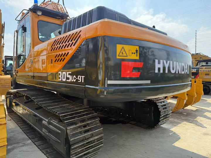Nice Condition Korea Brand hyundai 305-9 30tons Middle Digger for Sale Used hyundai 210-9 215-9 220-9 305-9 Model Provide - Excavator: picture 3 Nice Condition Korea Brand hyundai 305-9 30tons Middle Digger for Sale Used hyundai 210-9 215-9 220-9 305-9 Model Provide - Excavator: picture 3