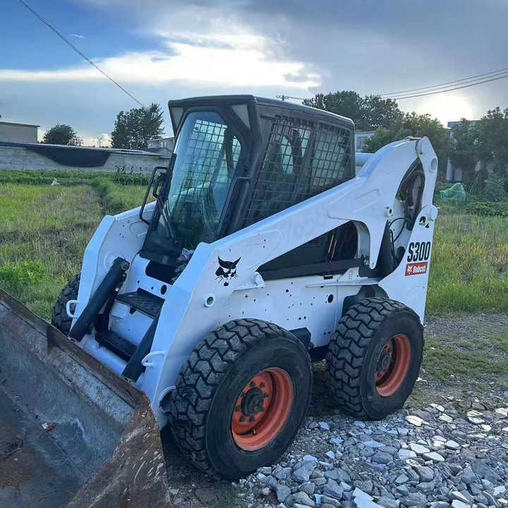 Used Bob Cat Bob Cat S300 Used Mini Skid Steer Wheel Loader Multifunctional Track Loaders Bobcat S300 - Skid steer loader: picture 5 Used Bob Cat Bob Cat S300 Used Mini Skid Steer Wheel Loader Multifunctional Track Loaders Bobcat S300 - Skid steer loader: picture 5