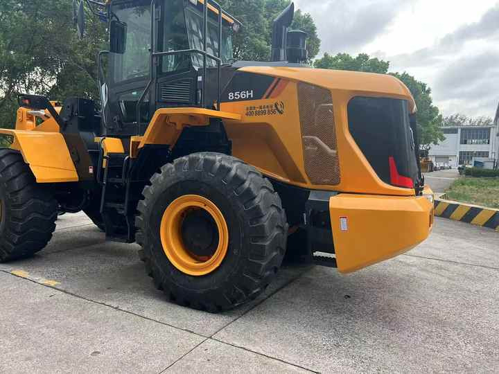 Used LIUGONG 856H wheel in Good Condition for sale 90%new uesd Loader liugong 856h Used Loader For Sale - Wheel loader: picture 3 Used LIUGONG 856H wheel in Good Condition for sale 90%new uesd Loader liugong 856h Used Loader For Sale - Wheel loader: picture 3